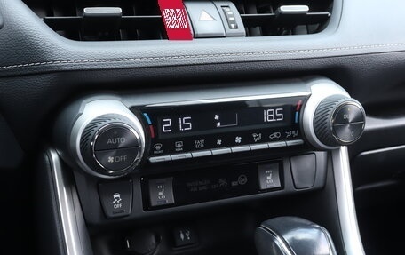 Toyota RAV4, 2019 год, 3 570 000 рублей, 16 фотография