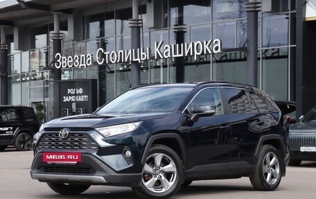 Toyota RAV4, 2019 год, 3 570 000 рублей, 21 фотография