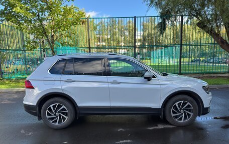 Volkswagen Tiguan II, 2018 год, 2 300 000 рублей, 3 фотография