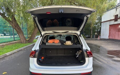 Volkswagen Tiguan II, 2018 год, 2 300 000 рублей, 5 фотография