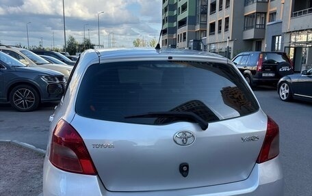 Toyota Yaris III рестайлинг, 2007 год, 475 000 рублей, 2 фотография