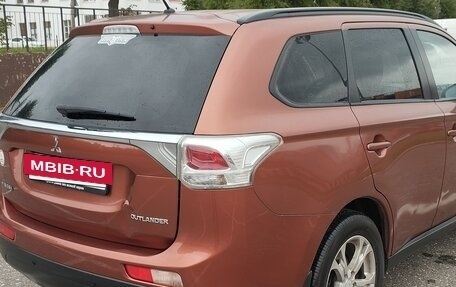 Mitsubishi Outlander III рестайлинг 3, 2012 год, 1 350 000 рублей, 3 фотография