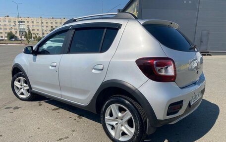 Renault Sandero II рестайлинг, 2017 год, 850 000 рублей, 2 фотография