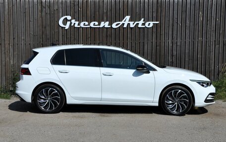 Volkswagen Golf VIII, 2022 год, 2 450 000 рублей, 6 фотография