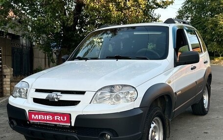 Chevrolet Niva I рестайлинг, 2017 год, 760 000 рублей, 1 фотография