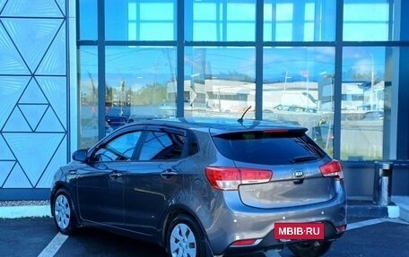 KIA Rio III рестайлинг, 2016 год, 989 000 рублей, 7 фотография