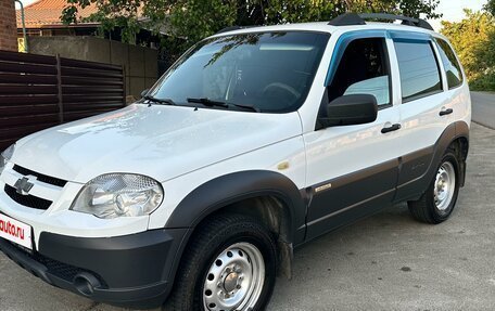 Chevrolet Niva I рестайлинг, 2017 год, 760 000 рублей, 9 фотография