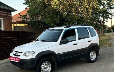 Chevrolet Niva I рестайлинг, 2017 год, 760 000 рублей, 8 фотография