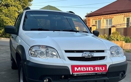 Chevrolet Niva I рестайлинг, 2017 год, 760 000 рублей, 12 фотография