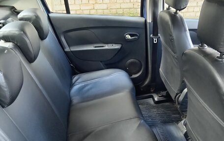 Renault Logan II, 2014 год, 650 000 рублей, 3 фотография