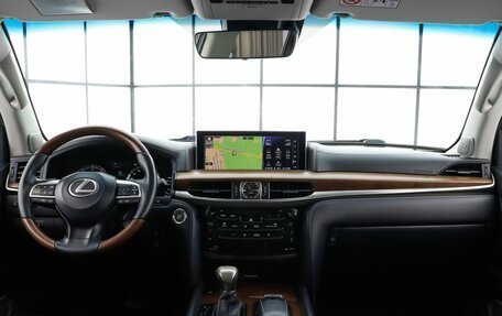 Lexus LX III, 2017 год, 6 299 000 рублей, 8 фотография