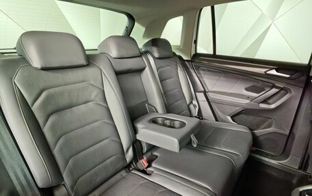 Volkswagen Tiguan II, 2020 год, 2 391 000 рублей, 17 фотография