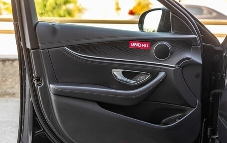 Mercedes-Benz E-Класс, 2019 год, 2 848 000 рублей, 28 фотография