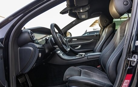 Mercedes-Benz E-Класс, 2019 год, 2 848 000 рублей, 29 фотография