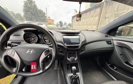 Hyundai Elantra V, 2012 год, 850 000 рублей, 7 фотография