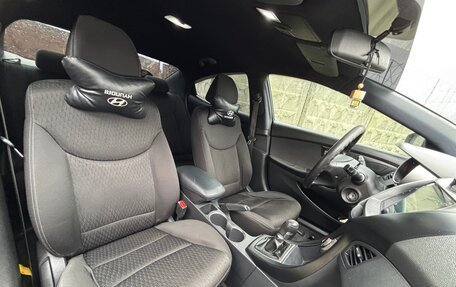 Hyundai Elantra V, 2012 год, 850 000 рублей, 14 фотография