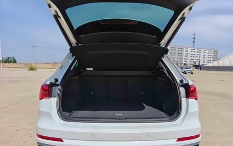 Audi Q3, 2023 год, 2 390 000 рублей, 9 фотография