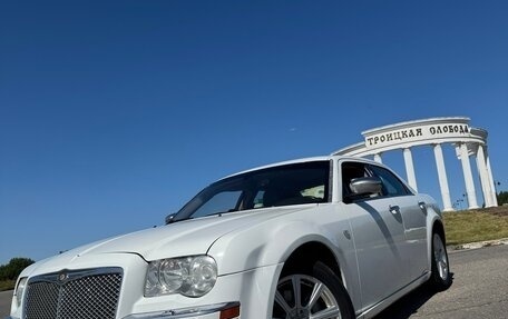 Chrysler 300C II, 2006 год, 895 000 рублей, 12 фотография