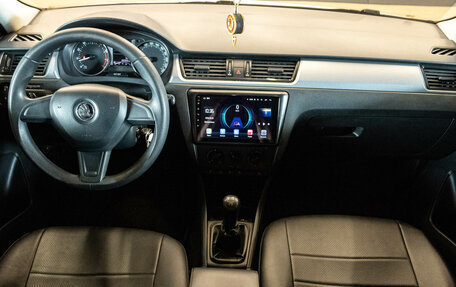 Skoda Rapid I, 2015 год, 900 000 рублей, 5 фотография