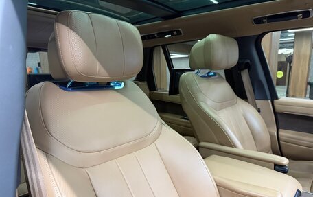 Land Rover Range Rover IV рестайлинг, 2022 год, 17 900 000 рублей, 33 фотография