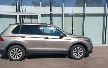 Volkswagen Tiguan II, 2021 год, 2 720 000 рублей, 4 фотография