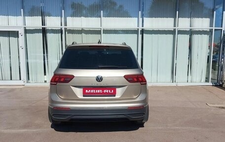 Volkswagen Tiguan II, 2021 год, 2 720 000 рублей, 6 фотография