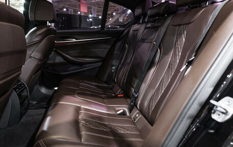 BMW 5 серия, 2018 год, 3 890 000 рублей, 13 фотография