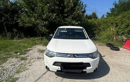 Mitsubishi Outlander III рестайлинг 3, 2013 год, 1 500 000 рублей, 1 фотография