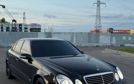 Mercedes-Benz E-Класс, 2002 год, 950 000 рублей, 1 фотография