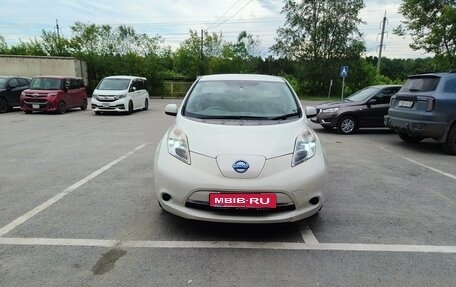 Nissan Leaf I, 2011 год, 700 000 рублей, 1 фотография