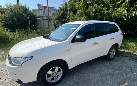 Mitsubishi Outlander III рестайлинг 3, 2013 год, 1 500 000 рублей, 5 фотография