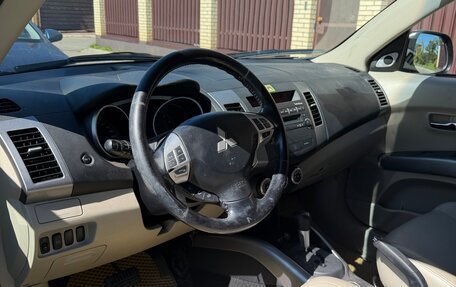 Mitsubishi Outlander III рестайлинг 3, 2008 год, 1 000 000 рублей, 6 фотография