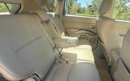 Mitsubishi Outlander III рестайлинг 3, 2008 год, 1 000 000 рублей, 10 фотография