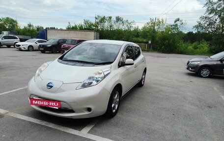 Nissan Leaf I, 2011 год, 700 000 рублей, 3 фотография