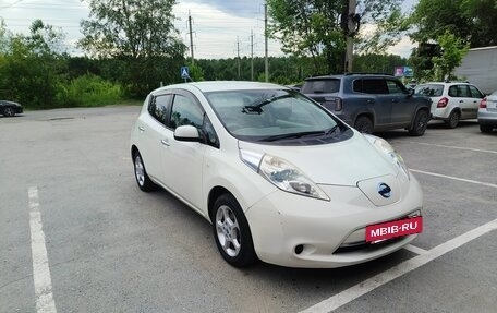 Nissan Leaf I, 2011 год, 700 000 рублей, 2 фотография