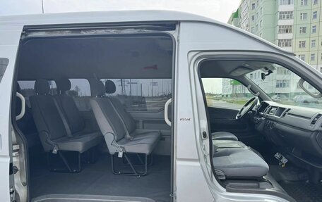 Toyota HiAce H200, 2010 год, 1 950 000 рублей, 14 фотография