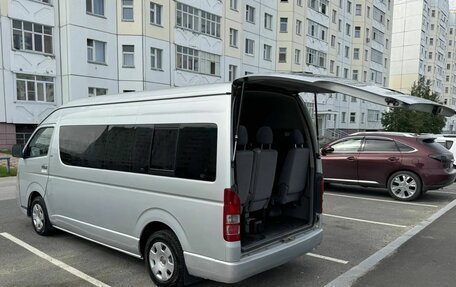 Toyota HiAce H200, 2010 год, 1 950 000 рублей, 10 фотография