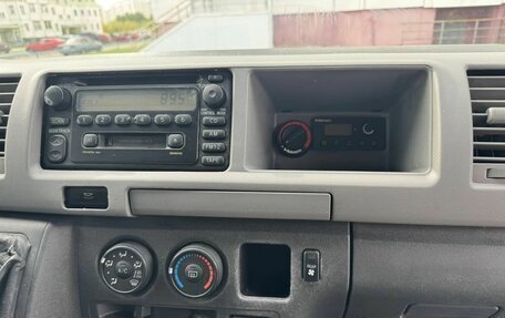 Toyota HiAce H200, 2010 год, 1 950 000 рублей, 19 фотография