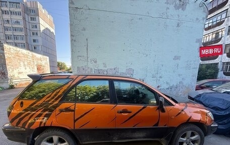 Lexus RX IV рестайлинг, 2000 год, 450 000 рублей, 2 фотография