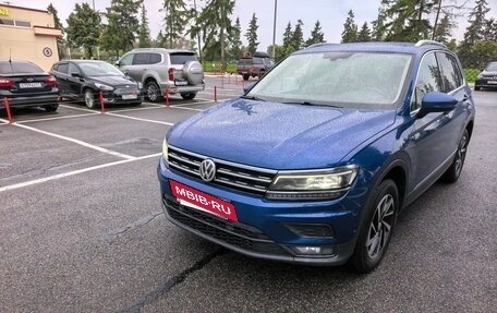 Volkswagen Tiguan II, 2018 год, 1 890 000 рублей, 3 фотография