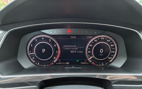 Volkswagen Tiguan II, 2018 год, 1 890 000 рублей, 7 фотография