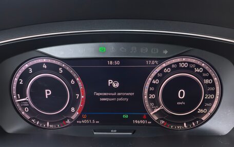 Volkswagen Tiguan II, 2018 год, 1 890 000 рублей, 12 фотография