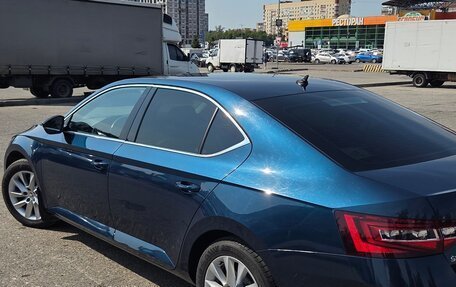 Skoda Superb III рестайлинг, 2019 год, 2 450 000 рублей, 4 фотография