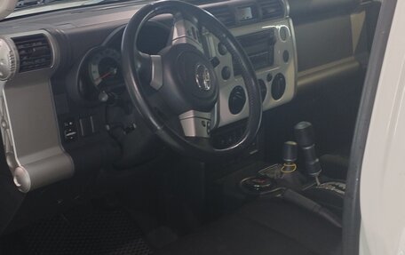 Toyota FJ Cruiser, 2022 год, 5 600 000 рублей, 3 фотография