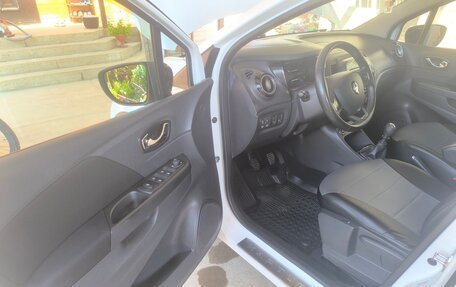 Renault Kaptur I рестайлинг, 2016 год, 1 350 000 рублей, 23 фотография