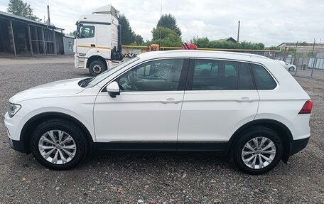 Volkswagen Tiguan II, 2017 год, 2 300 000 рублей, 3 фотография