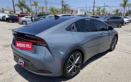 Toyota Prius IV XW50, 2024 год, 3 150 000 рублей, 4 фотография