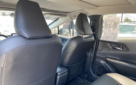 Toyota Prius IV XW50, 2024 год, 3 150 000 рублей, 15 фотография