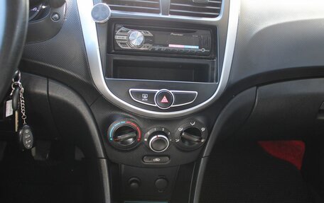Hyundai Solaris II рестайлинг, 2013 год, 595 000 рублей, 14 фотография