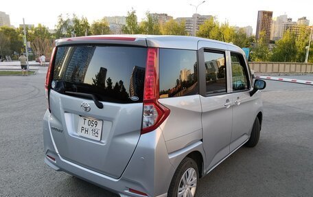 Toyota Roomy I, 2022 год, 915 000 рублей, 3 фотография